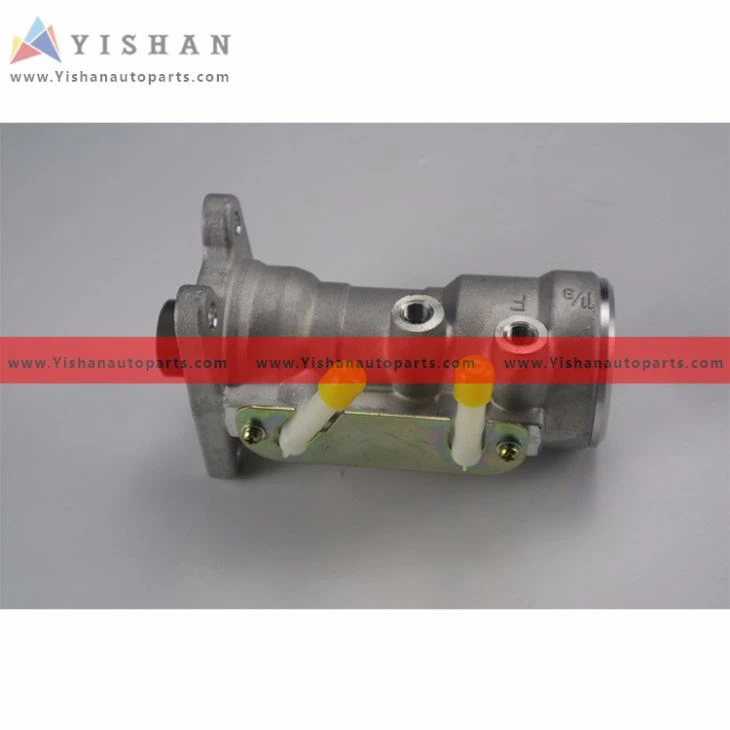 ISUZU NKR55/600P/KY/4JG2 Brake Master Cylinder